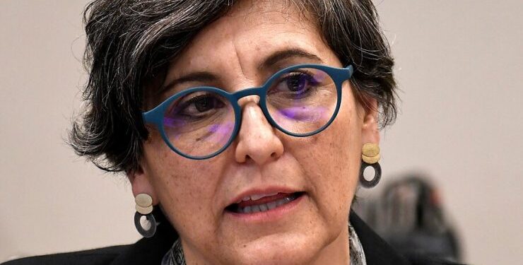 Ministra Aguilera reconoce que no se llamó a Clínica Las Condes tras muerte de lactante en San Antonio