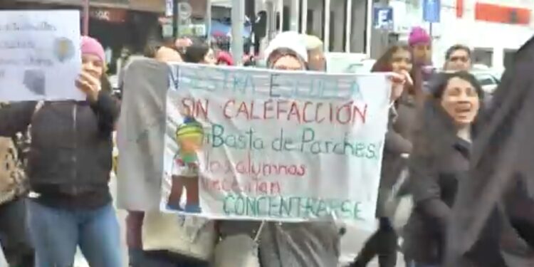 Profesores de Osorno marcharon en el marco de paro nacional este miércoles