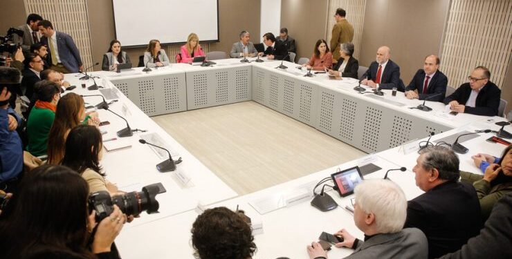 Este martes realizan segunda reunión transversal por pensiones: UDI y Republicanos se restaron