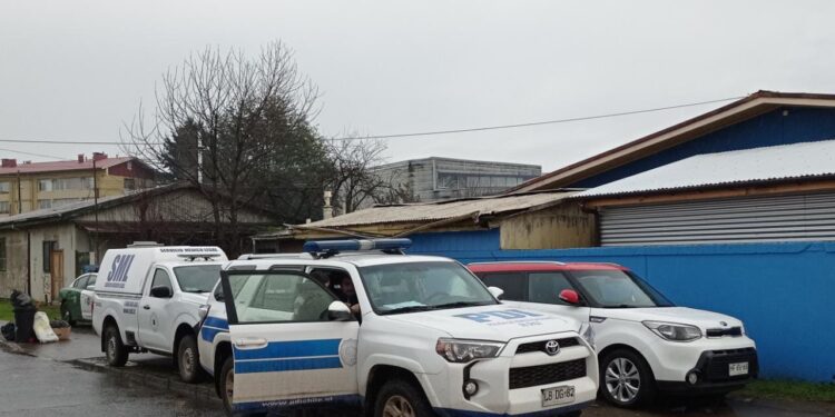 Encuentran a hombre fallecido al interior de leñera de escuela en Osorno