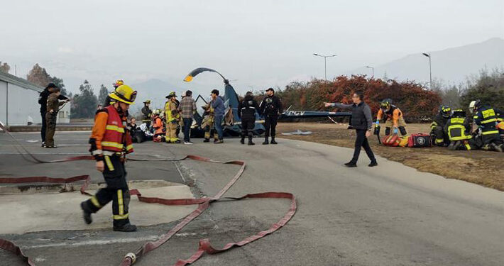 Helicóptero capota con cuatro personas a bordo en Vitacura por aparente falla técnica
