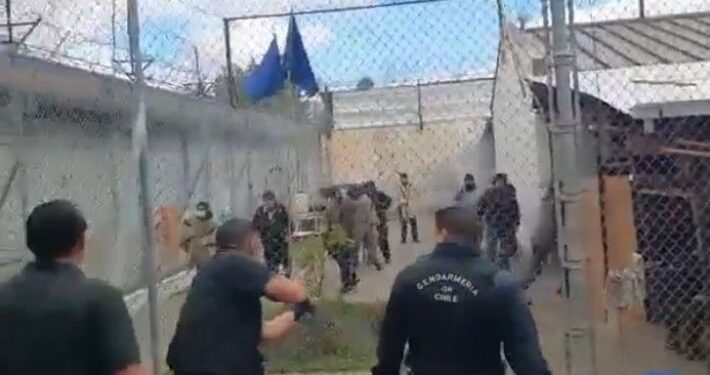 Aplazan formalización de 17 comuneros tras secuestro de gendarmes en cárcel de Angol
