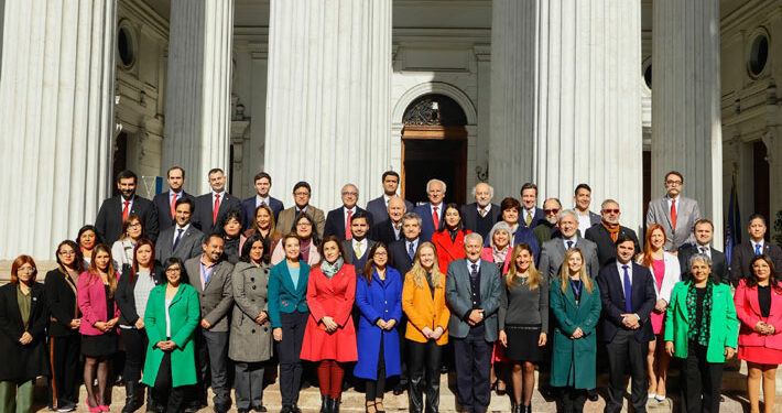 Consejeros de oficialismo y oposición inician este lunes negociación por enmiendas al anteproyecto