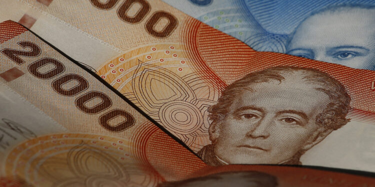 Salarios reales aumentaron por tercer mes consecutivo