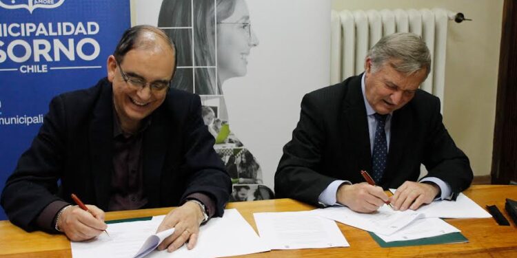Santo Tomás Osorno y Municipalidad firman convenio de colaboración 