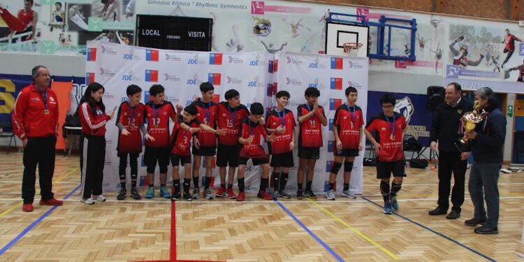 Colegio de Osorno y Puerto Varas ganaron campeonato regional de Vóleibol Sub 14 