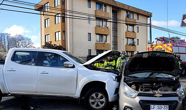 Colisión vehicular entre camioneta y automóvil dejó un lesionado en Osorno