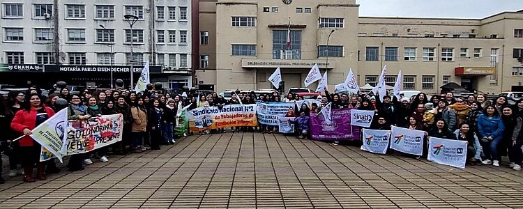 Educadoras de Fundación Integra Osorno se manifestaron por incumplimiento de acuerdos sindicales