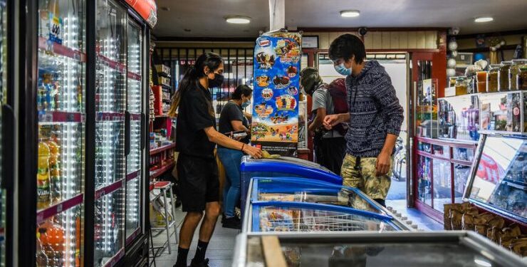 Imacec: Actividad económica cayó 1% en junio, algo menos de lo previsto por el mercado