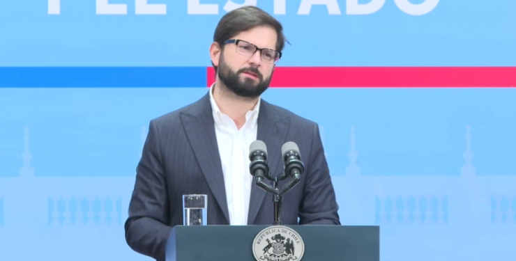 Presidente Boric recibe informe de la comisión para la probidad y transparencia