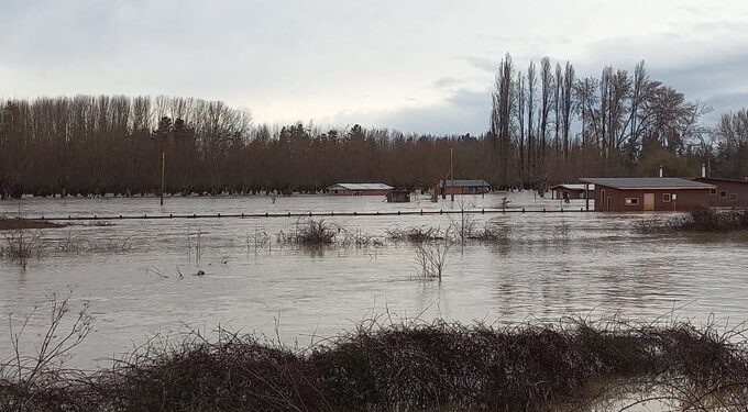 Dos fallecidos y 19 mil personas evacuadas preventivamente deja sistema frontal en Chile