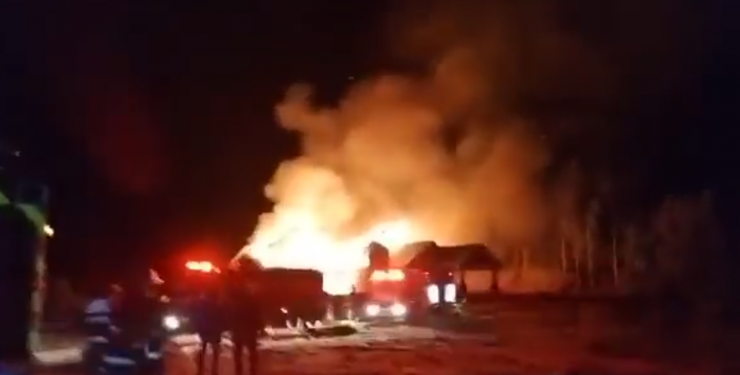 Ataque incendiario en Cañete termina con un centro de eventos totalmente destruido