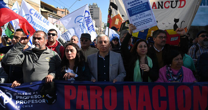 Colegio de Profesores cifra en un 90% la adhesión al paro docente y Mineduc en solo un 27%