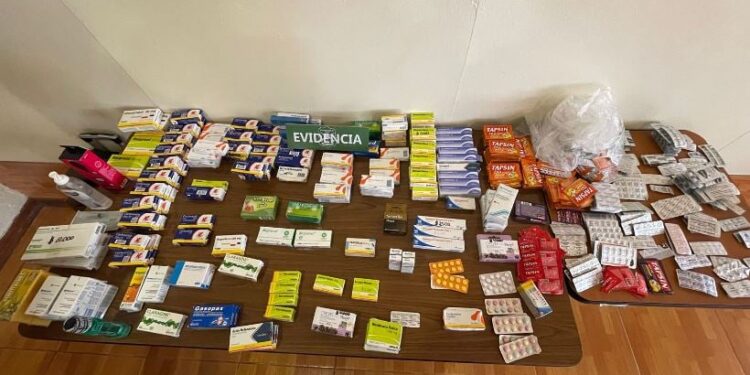 Tres mujeres son detenidas en Osorno por venta de medicamentos en la vía pública 