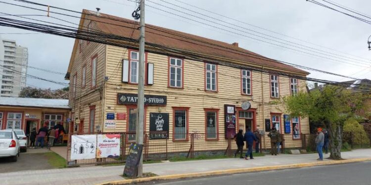 Millonario robo afectó a locales comerciales en calle Freire de Osorno 