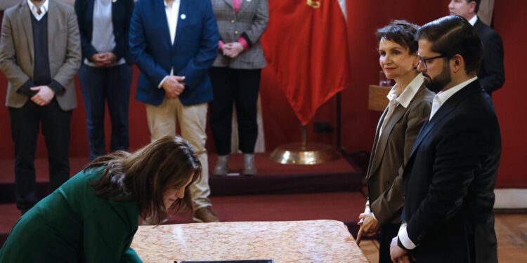 Oposición consideró que faltaron «cambios sustantivos» en renovación del gabinete