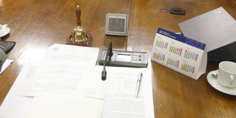 Fracasó sesión de comisión que analizaría cambios a las auditorías del Gobierno