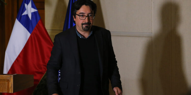 Renunció la mesa directiva de Revolución Democrática