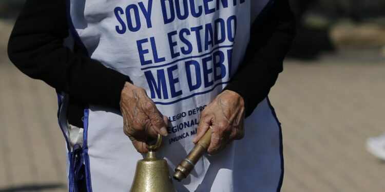 Mineduc propone avanzar con la deuda histórica en diciembre