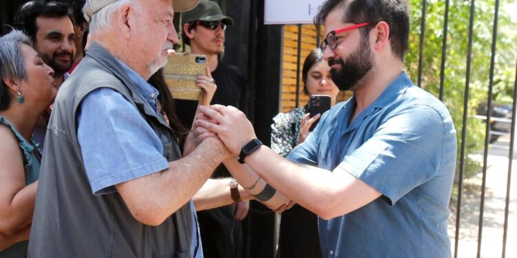 Presidente Boric decretó luto nacional por muerte de Guillermo Teillier
