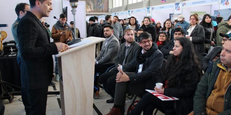 Más de 1.600 oportunidades laborales se ofrecieron en ferias de Osorno y Puerto Varas