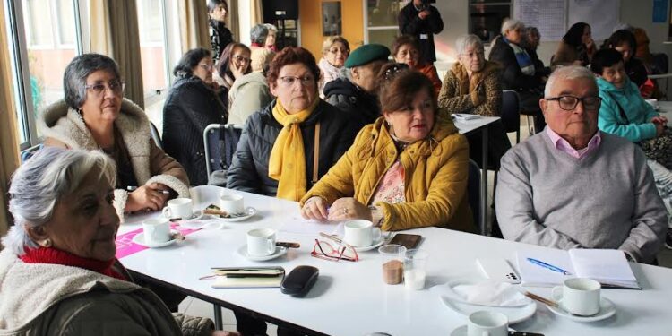 Hospital Osorno promueve instancias de educación en salud para adultos mayores
