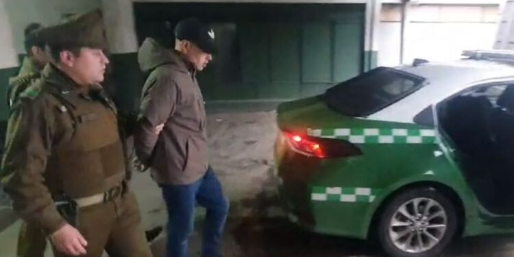 Hombre es detenido tras ser sorprendido robando en vehículo de Osorno