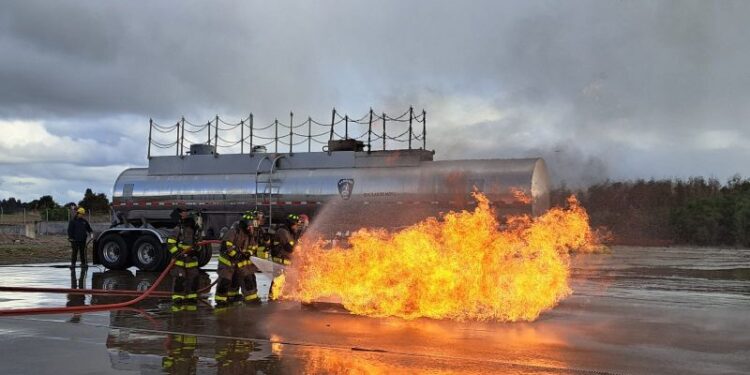 Gendarmes de Osorno, Puerto Montt y Ancud se capacitaron en control de emergencias 