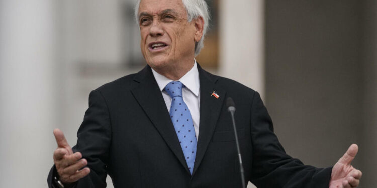 Piñera confirma que no irá a La Moneda para el 11S po «clima de confrontación y división»