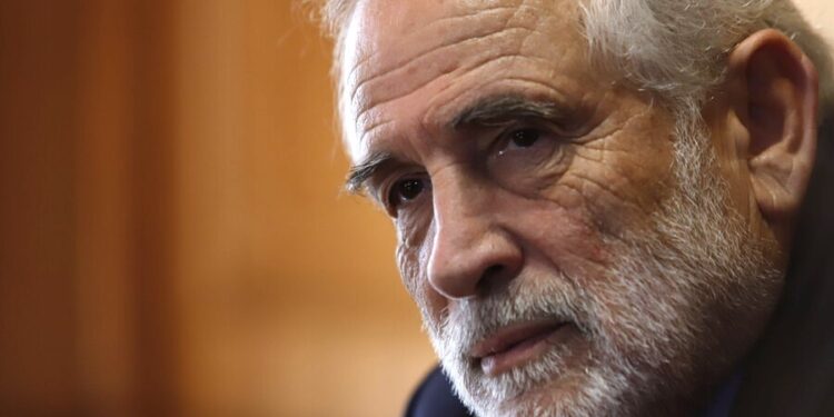 Gobierno reitera respaldo a Montes tras informe de Contraloría