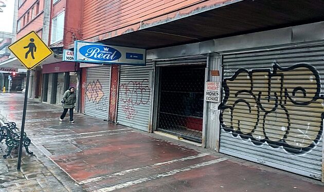 Robo frustrado afectó a local comercial en centro de Osorno: sujetos huyeron