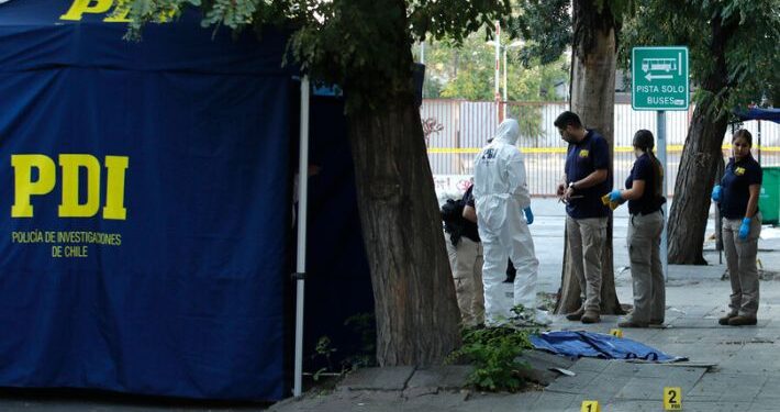 Encuentran cuerpo de mujer descuartizada en vía pública de Los Ángeles