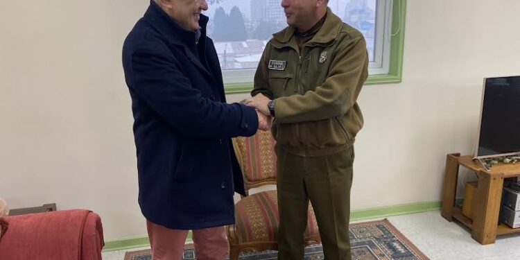 Alcalde Candia ofreció apoyo a Carabineros para proyecto de retén en Misión San Juan
