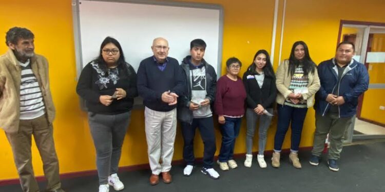 Entrega de Becas Antonio Herrera: apoyo fundamental a la educación en San Juan de la Costa