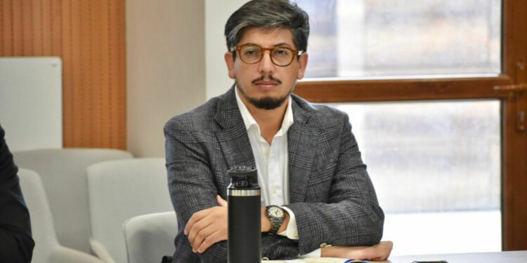 Renuncia Seremi del Trabajo en la región de Los Lagos y manifiesta intenciones políticas