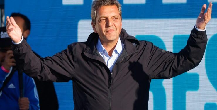 Elecciones en Argentina: Quién es Sergio Massa, el candidato oficialista que se impuso en primera vuelta