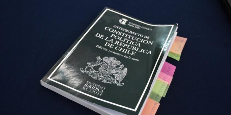 Comisión Experta termina votación y el texto vuelve al Consejo Constitucional: ¿Qué viene ahora?
