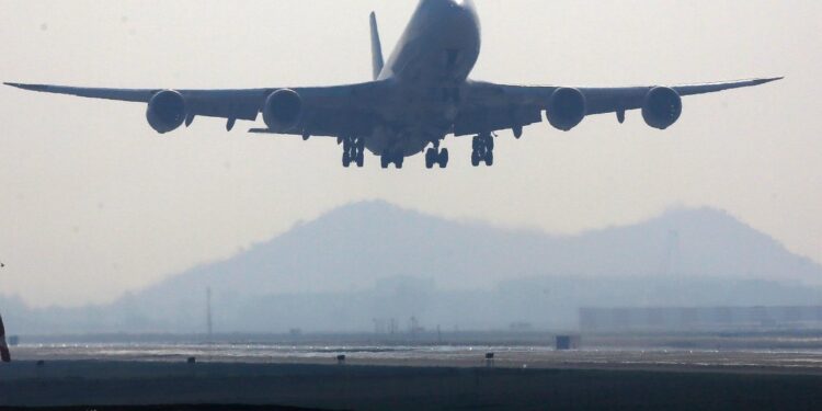 Controladores aéreos se movilizan hoy en todos los aeropuertos de Chile