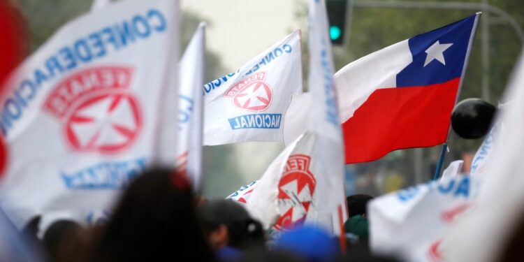 Fenats retomó movilización por despido de trabajadores contratados a honorarios