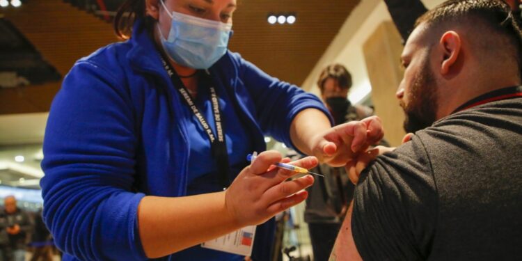 Minsal reactivó campaña de vacunación contra el Covid-19