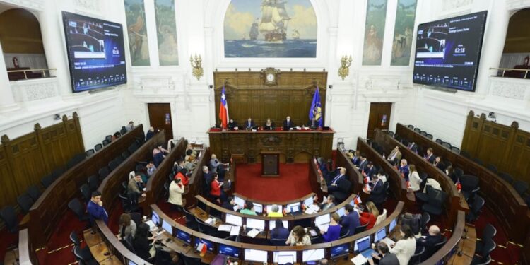 Consejo Constitucional aprobó informe de la Comisión Mixta