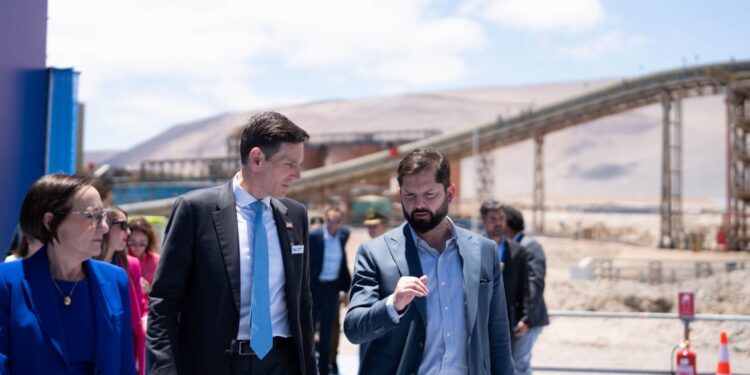 Gobierno celebra inauguración de megaproyecto de minería: inversión supera los US$8 mil millones