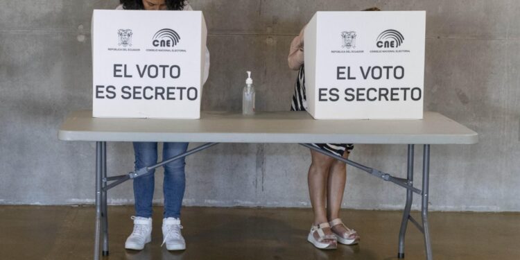 Ecuador elige este domingo a su nuevo presidente