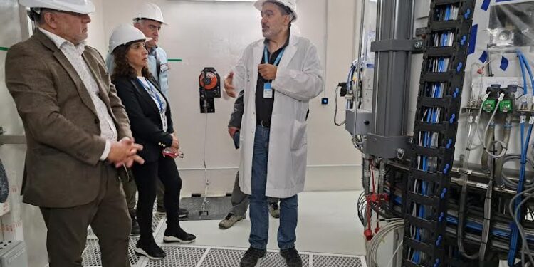 Equipos de salud de Osorno conocen en Bariloche experiencia de centro de tratamiento oncológico 