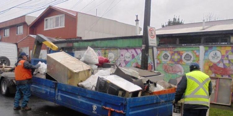 Desde este lunes campaña “Ciudad Limpia” continúa en sector Francke de Osorno