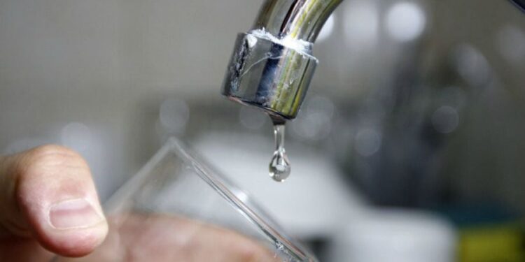 Suspenderán suministro de agua potable en calle Zenteno de Osorno
