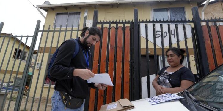 INE abre nueva postulación para trabajar en Censo 2024 con sueldo cercano al millón