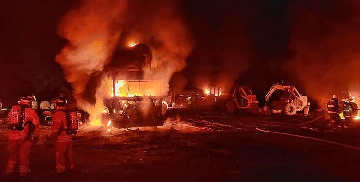 Ataque incendiario en La Araucanía: Desconocidos quemaron una casa y un vehículo