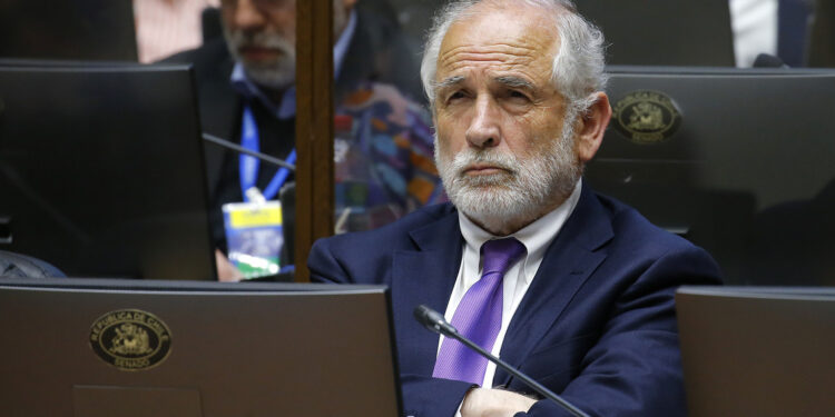 Montes descartó su renuncia tras nuevo informe por caso convenios