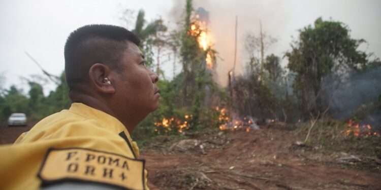 Chile envió ayuda humanitaria a Bolivia para combatir incendios forestales